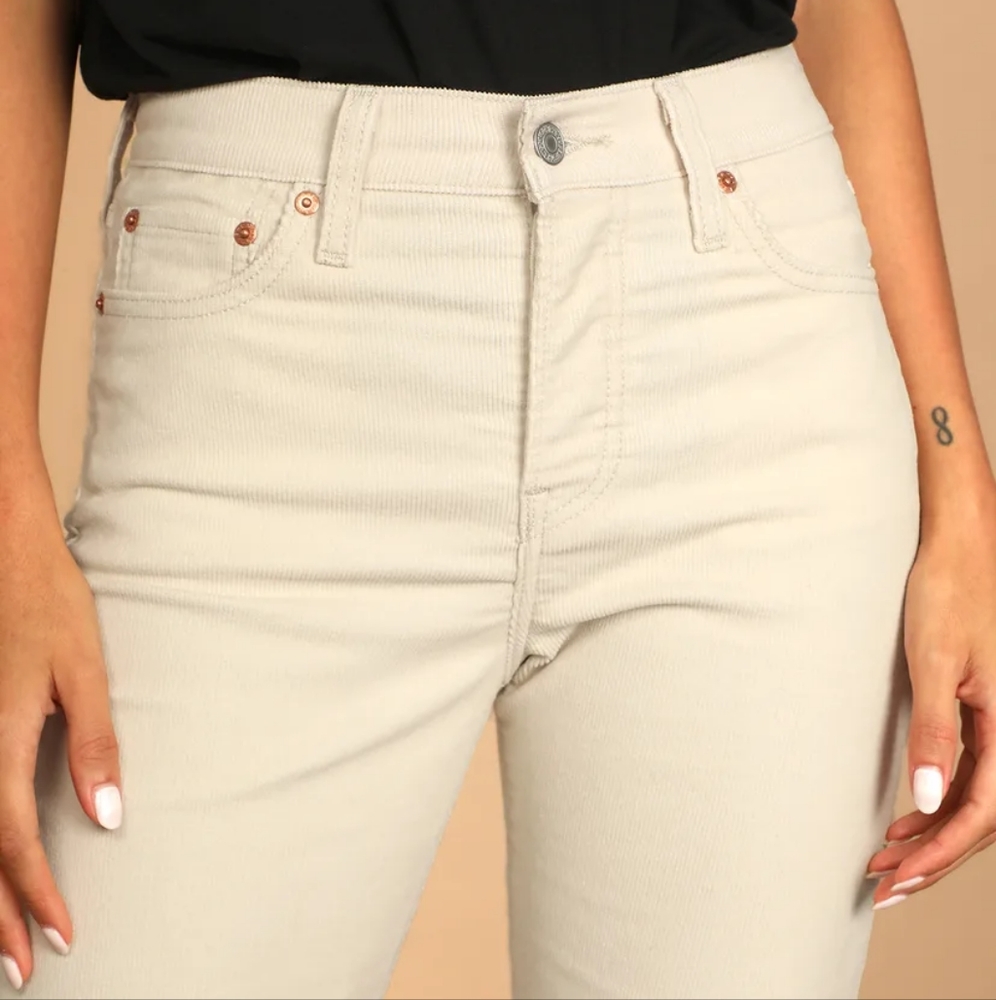 Levi's Wedgie Straight Ivory Corduroy High-Rise Cropped Pants - Picture 3 of 9